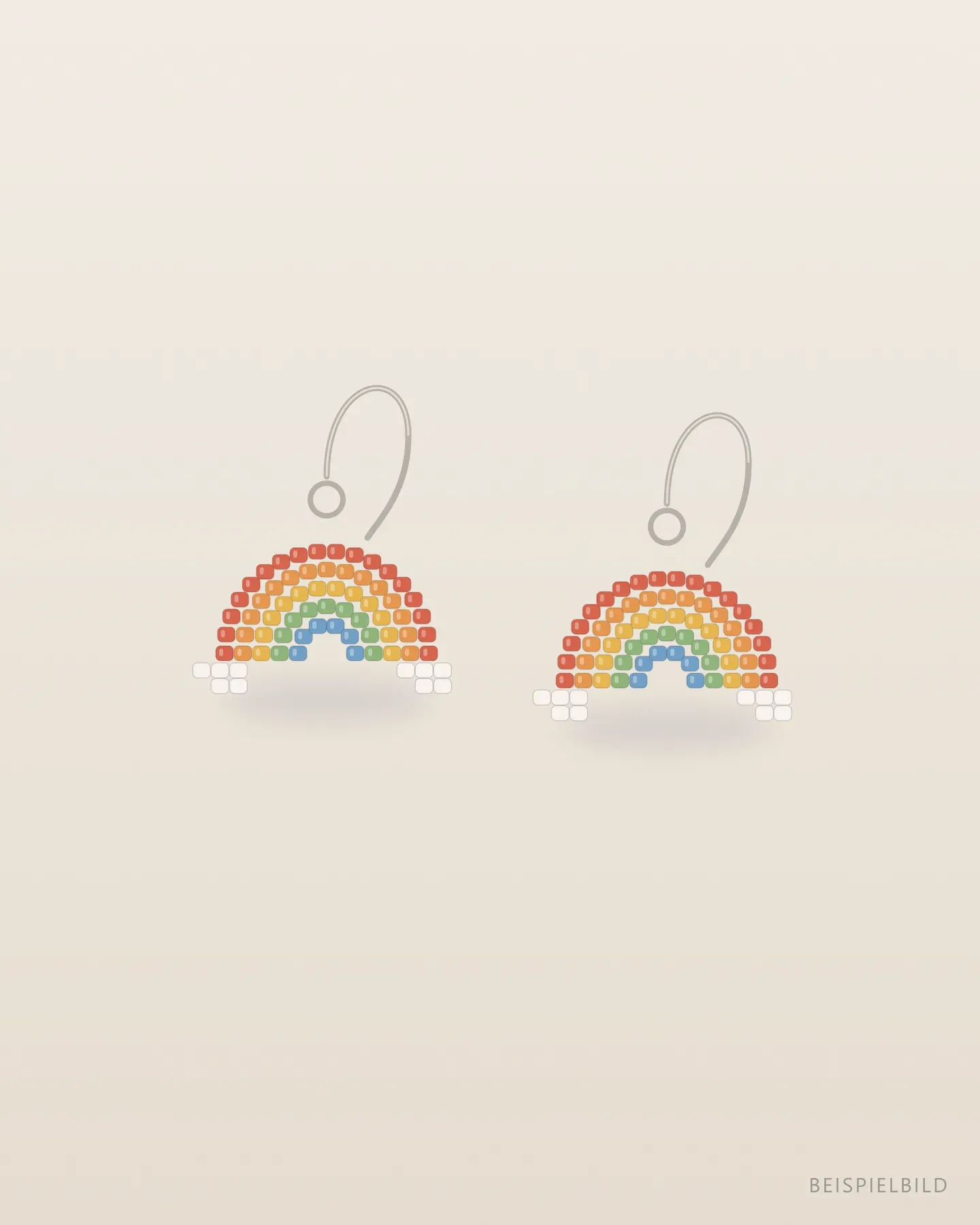 Bogenförmige Perlenohrringe in Regenbogenfarben mit kleinen weißen Wolken an den Enden